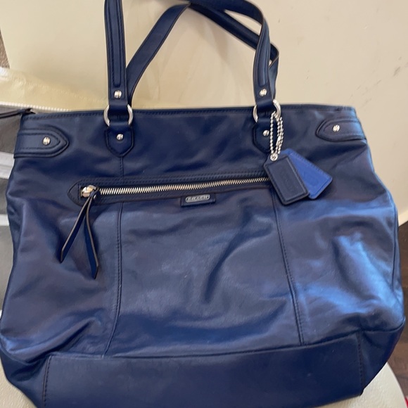 Coach new navy bag - Picture 3 of 6